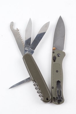 Lot 1199 - Benchmade S30V penknife and a Victorinox...