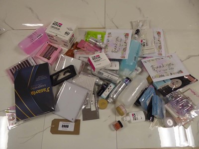 Lot 3900 - Selection of false eyelashes and nails plus...