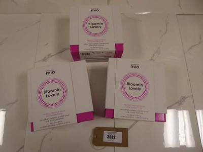 Lot 3932 - 3x Mama Mio bloomin lovely perfect pamper pack...