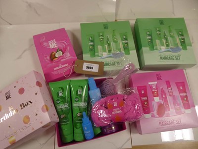 Lot 3935 - 5x Give Me hair care & beauty essentials gift...