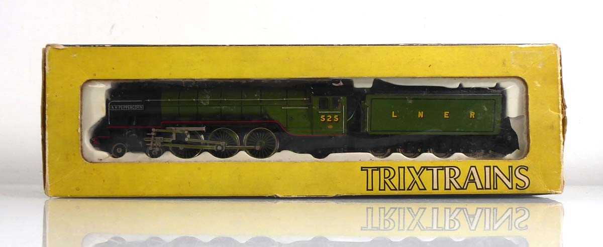 Lot 190 - A Trix Trains OO gauge loco and tender 1186...