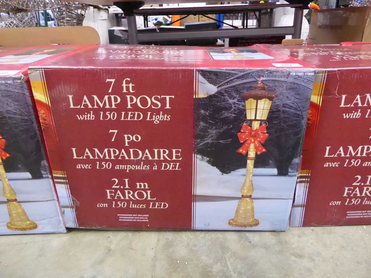 Lot 2002 - 7" outdoor LED light up Christmas themed lamp...