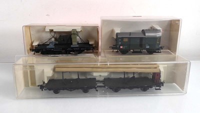 Lot 195 - Twenty-five items of Fleischmann OO gauge...