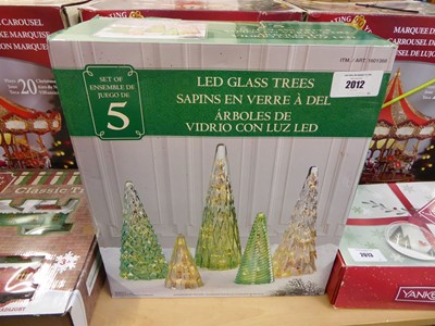 Lot 2012 - Set of 5 battery operated LED light up glass...