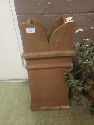 Lot 10 - A clay chimney pot