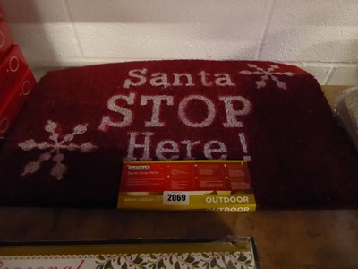 Lot 2069 - Santa Stop Here! Christmas themed doormat (40...