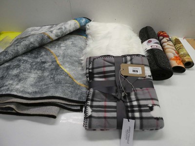 Lot 3679 - 2 large floor rugs, door mat, non slip mats...