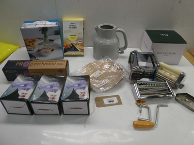 Lot 3681 - Pasta maker, Issy Granger glasses, Wrap sealer,...