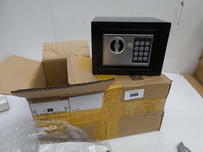 Lot 3998 - 2 Dayplus safes