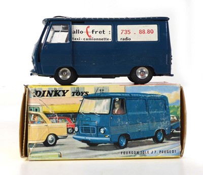 Lot A Dinky 570 Fourgon Tole J7 Peugeot, dark...