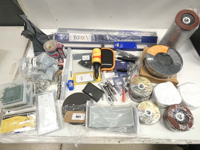 Lot 4621 - Bag of tools and accessories to include flap...