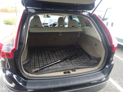 Lot 4002 - 2009 Volvo XC60 SE Premium D Drive in black,...