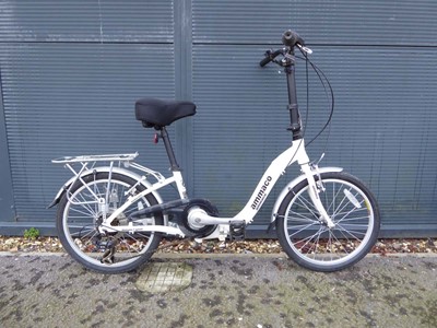 Lot 4023 - Ammaco white folding bicycle