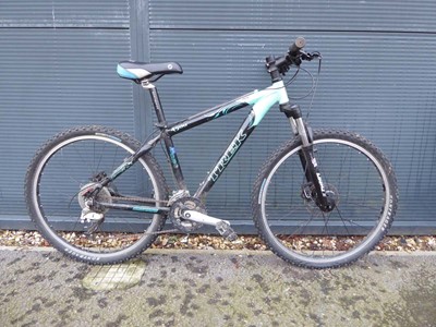 Lot 4029 - Trek 4500 black and green mountain bike