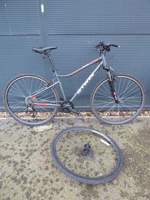 Lot 4035 - Btwin Riverside 500 grey mountain bike