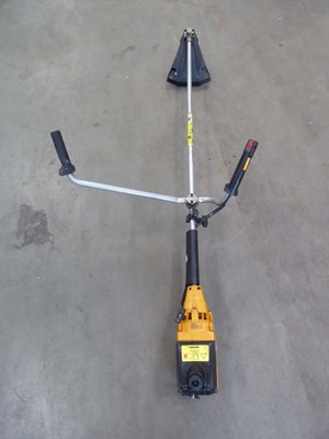 Lot 4046 - Partner B325 petrol strimmer