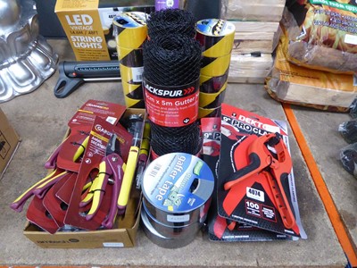 Lot 4074 - Assortment of items, to include Garden Pro...