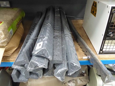 Lot 4094 - 15 lengths of rubber garden edging