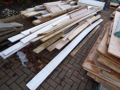 Lot 4149 - Pallet of assorted items, to include laminate...