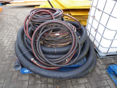 Lot 4173 - Pallet of plastic and rubber hosing