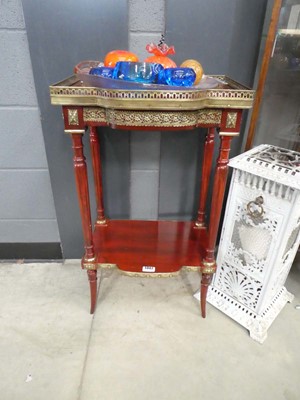 Lot 5002 - French style 2-tier sidetable