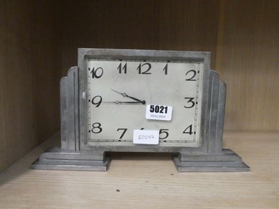 Lot 5021 - Art Deco mantle clock