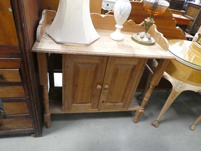 Lot 5119 - Pine washstand with cupboard under