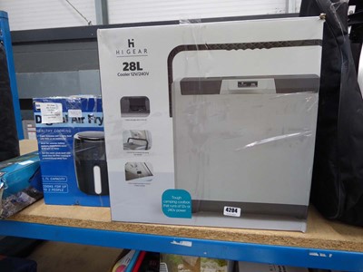 Lot 4204 - High Gear 28L cooler, Leisurewise digital air...