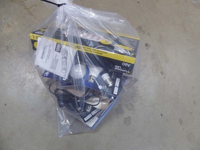 Lot 3022 - Bag of various batteries, lighting etc