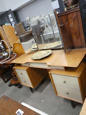 Lot 5141 - 1950s oak dressing table with three panelled...