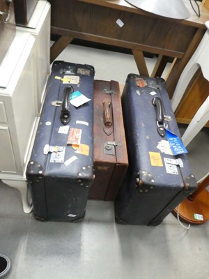 Lot 5151 - Three vintage suitcases