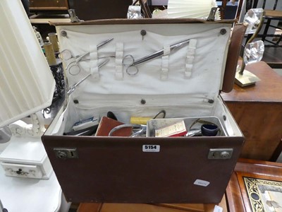 Lot 5154 - Doctors' medical case with instruments