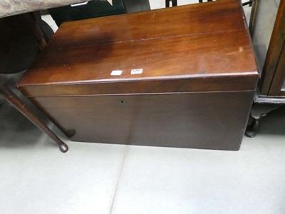 Lot 5202 - Mahogany blanket box