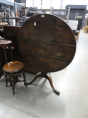 Lot 5164 - Georgian oak tilting table