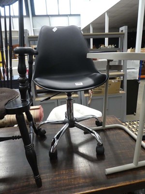 Lot 5192 - Black leather effect swivel office chair plus...