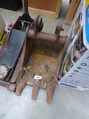 Lot 4344 - Mini digger bucket