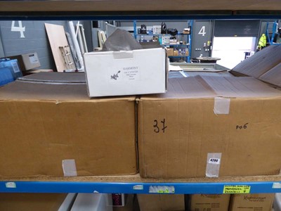 Lot 4280 - 2 boxes containing large quantity of bathroom...