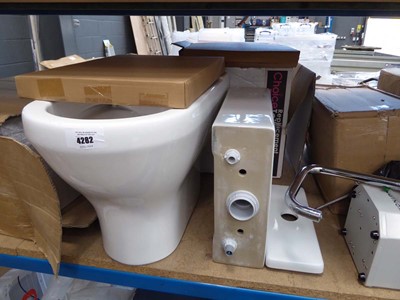 Lot 4282 - Ceramic toilet with seat and cistern