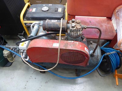 Lot 4369 - Receiver mounted electric air compressor with...