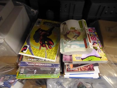 Lot 2189 - Selection of comics and graphic novels