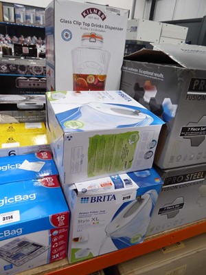 Lot 3113 - 3 Brita water filter jugs plus 2 Kilner glass...