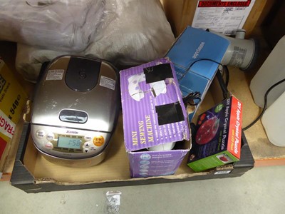 Lot 3129 - Tray of mini sewing machine, rice cooker etc