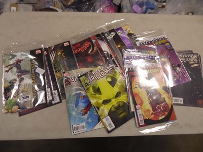 Lot 2215 - Selection of Marvel comics inc. 4 issues of...