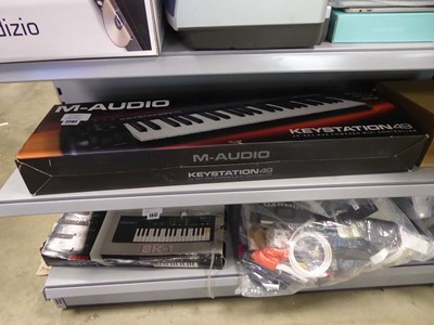 Lot 2292 - M-Audio key station 9 keyboard