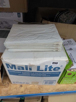 Lot 3242 - Box of bubble wrap mailing bags