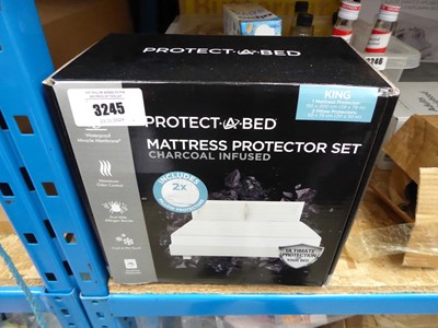 Lot 3245 - Mattress protector set