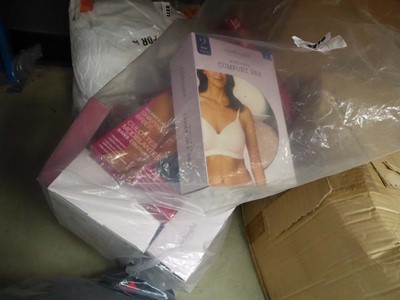 Lot 3276 - Bag of bras and Jezebel underwear