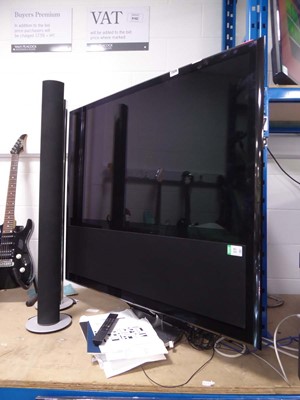 Lot 2338 - Bang & Olufsen Beo vision 11 TV with remote,...