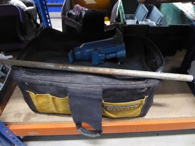 Lot 4429 - Assortment of tools to include 10 ton bottle...