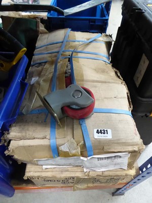 Lot 4431 - 2 Boxes of castors